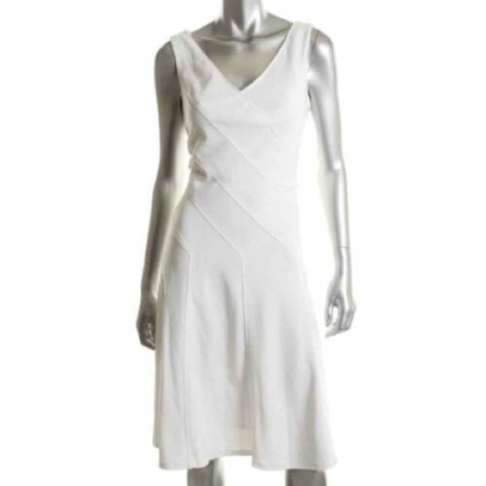 Anne Klein Elegant White V Neck Sleeveless Dress, Size 14.